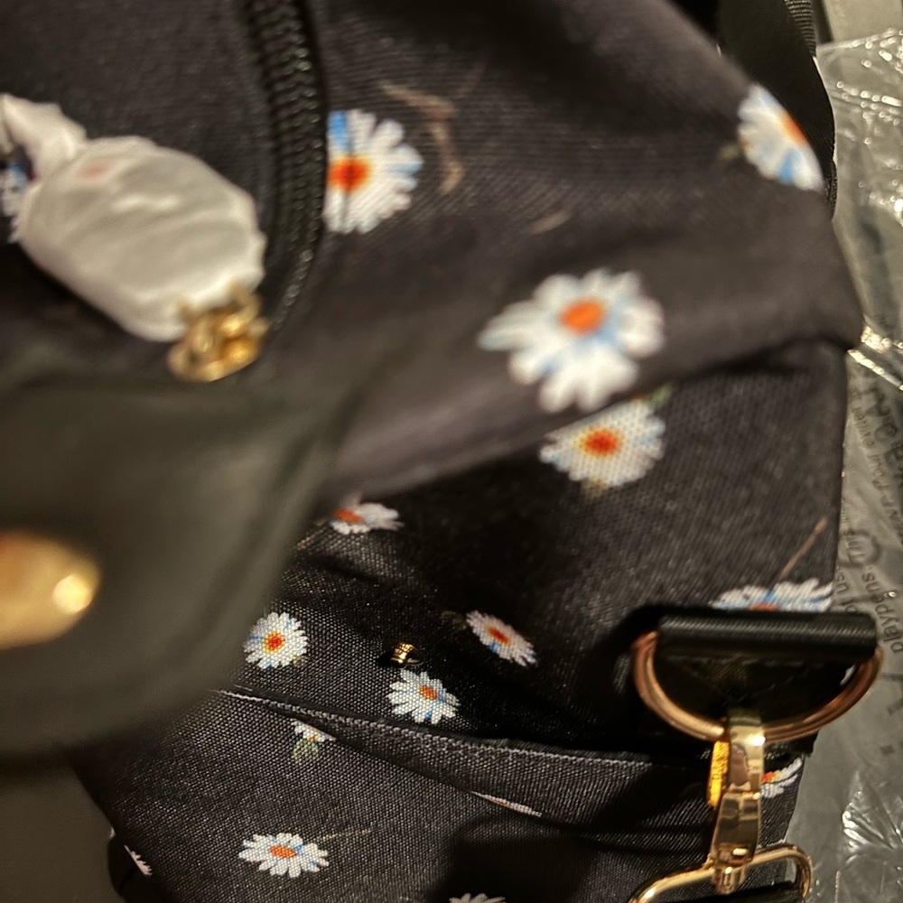 NWT black floral Alice + Olivia duffel bag - Picture 3 of 5
